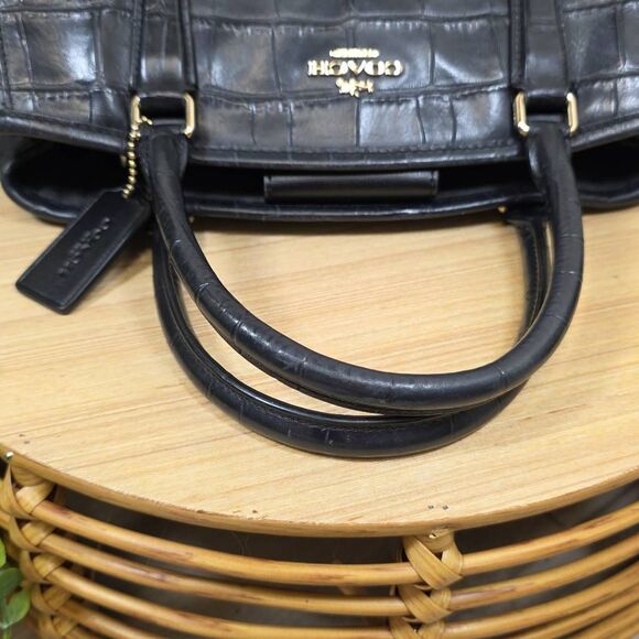 Coach Margot Carryall - Picture 12 of 16